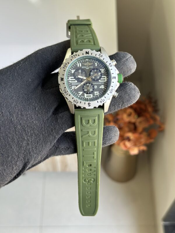 A beautiful and affordable Olive-Green Breitling casual wristwatch featuring a unique large metal dial and a sporty loop strap. Comes with a free box and cufflinks. - Image 4