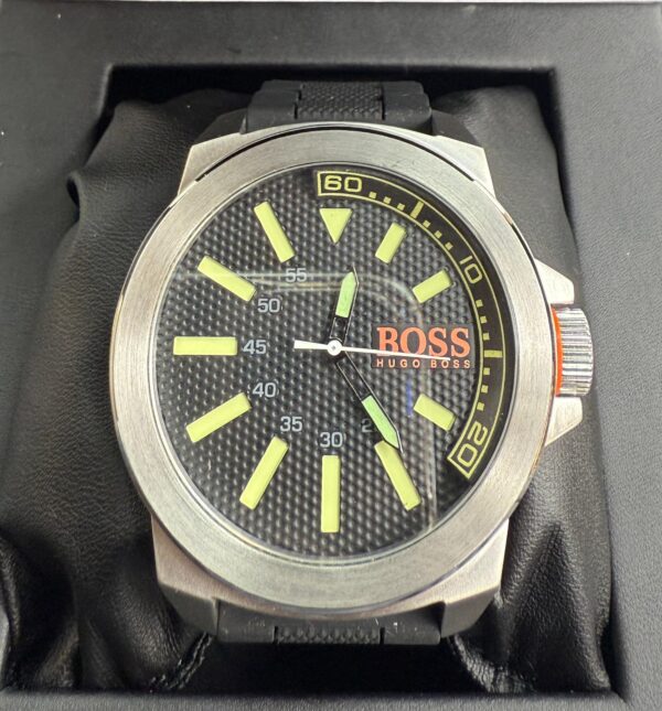 Hugo Boss Sporty Analog Watch with Bold Design - Image 4