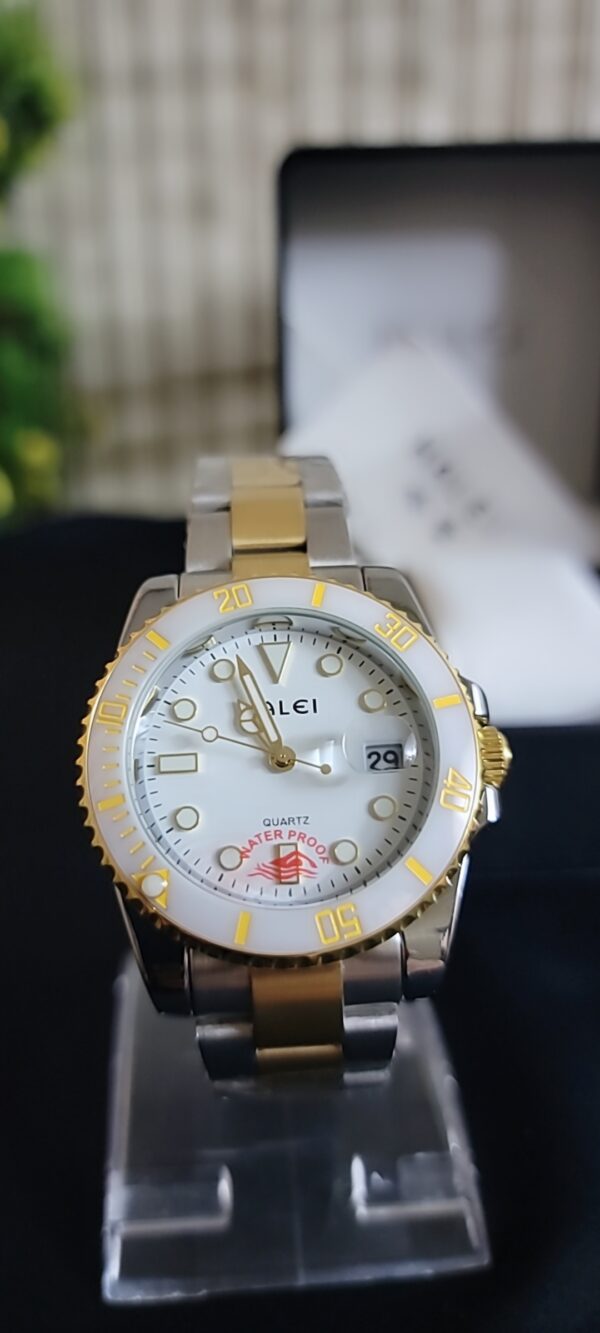 Luxury Men's Waterproof Quartz Watch – Gold and White - Image 4