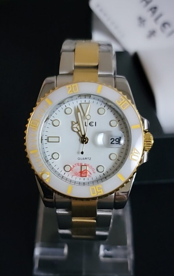 Luxury Men's Waterproof Quartz Watch – Gold and White - Image 5