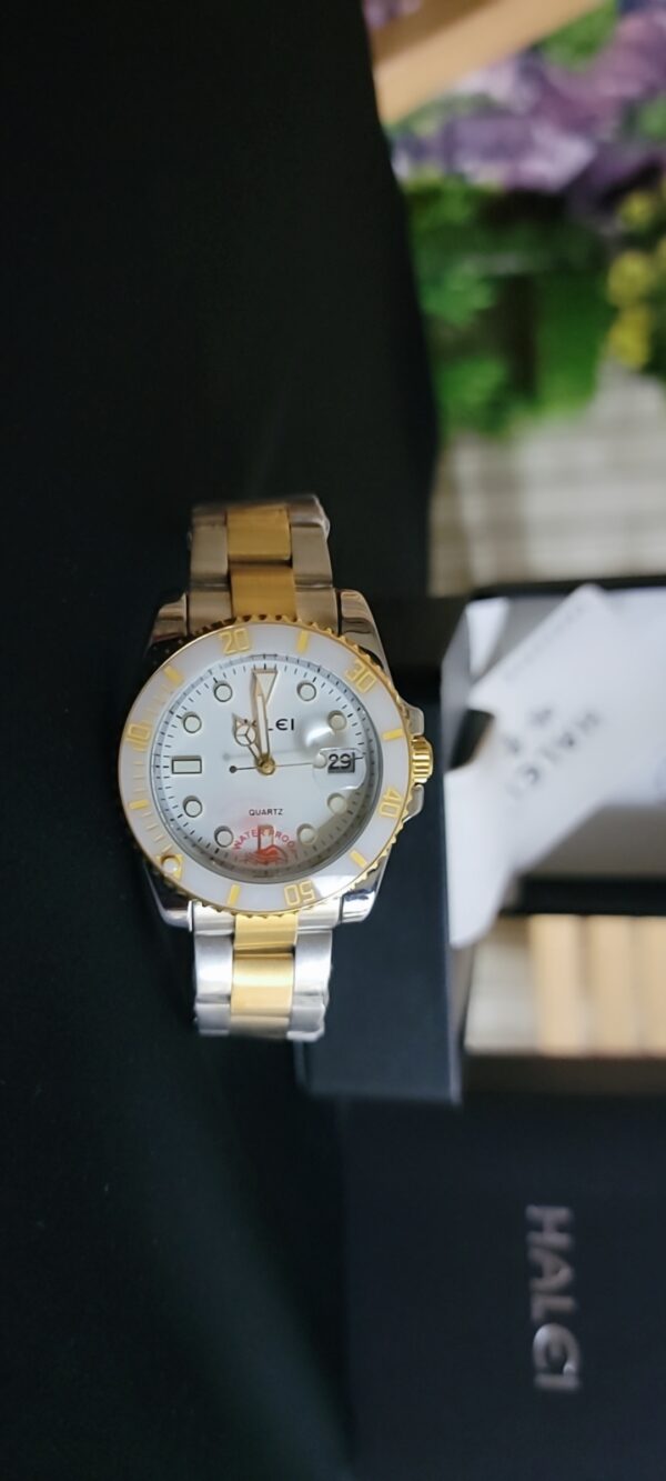 Luxury Men's Waterproof Quartz Watch – Gold and White - Image 7