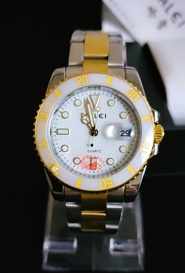 Luxury Men's Waterproof Quartz Watch – Gold and White